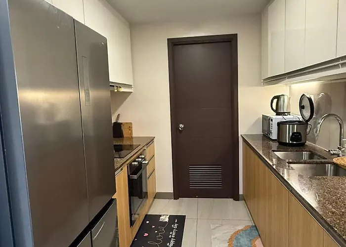 Apartment Adjacent 4br, 5br, 6br,7br,8br, 9br, 10br For Group Event & Family Reunion Ii Seaview Or Pool View Ii Next To Okada, Airport, Moa