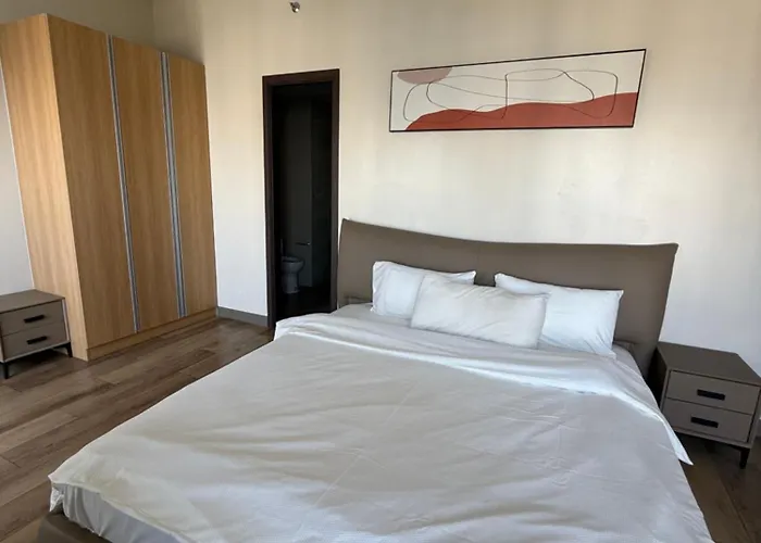 Apartment Adjacent 4br, 5br, 6br,7br,8br, 9br, 10br For Group Event & Family Reunion Ii Seaview Or Pool View Ii Next To Okada, Airport, Moa Manila