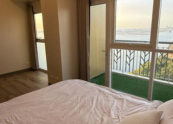Adjacent 4br, 5br, 6br,7br,8br, 9br, 10br For Group Event & Family Reunion Ii Seaview Or Pool View Ii Next To Okada, Airport, Moa Manila