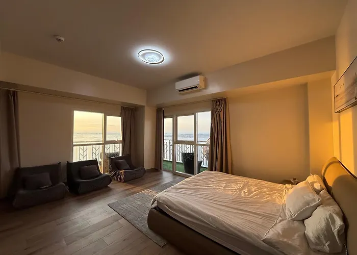 Apartment Adjacent 4br, 5br, 6br,7br,8br, 9br, 10br For Group Event & Family Reunion Ii Seaview Or Pool View Ii Next To Okada, Airport, Moa