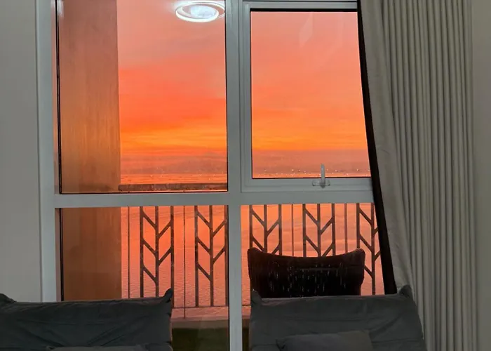 Adjacent 4br, 5br, 6br,7br,8br, 9br, 10br For Group Event & Family Reunion Ii Seaview Or Pool View Ii Next To Okada, Airport, Moa Manila