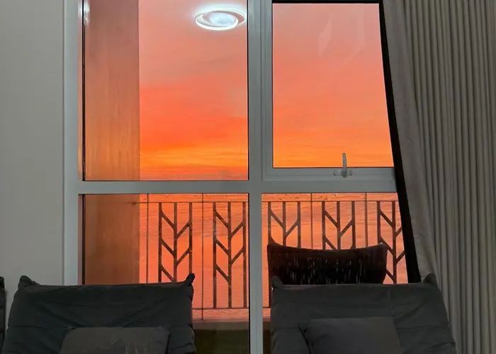 Adjacent 4br, 5br, 6br,7br,8br, 9br, 10br For Group Event & Family Reunion Ii Seaview Or Pool View Ii Next To Okada, Airport, Moa